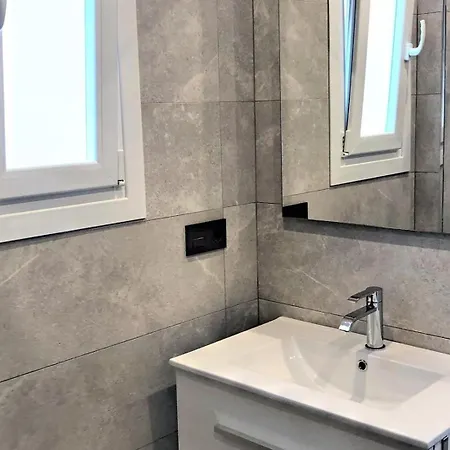 Apartamento Lovely Modern Front Line *