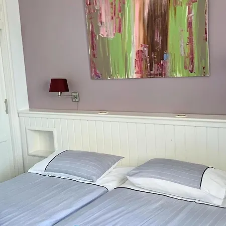 Lovely Modern Front Line *