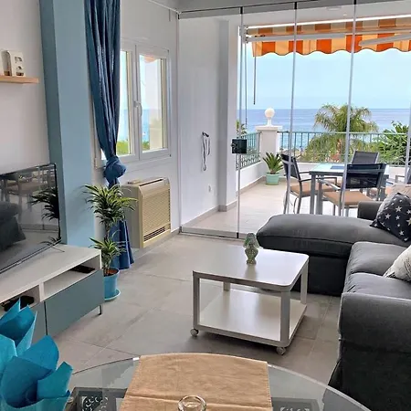 Appartement Lovely Modern Front Line
