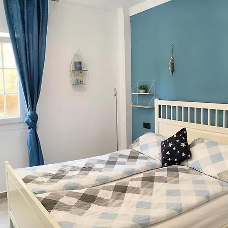 Lovely Modern Front Line Appartement